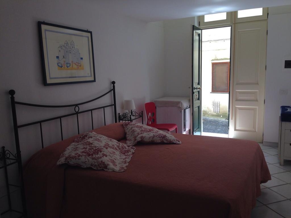 La Casa Di Cirro Apartment Procida Ruang foto