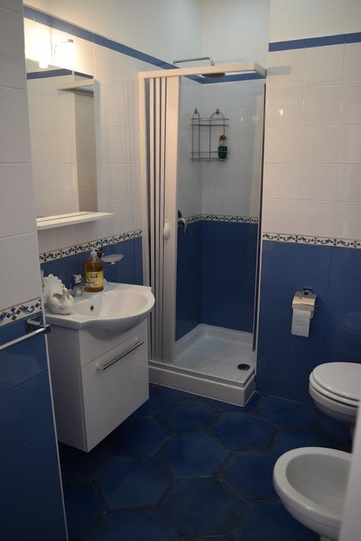 La Casa Di Cirro Apartment Procida Bagian luar foto