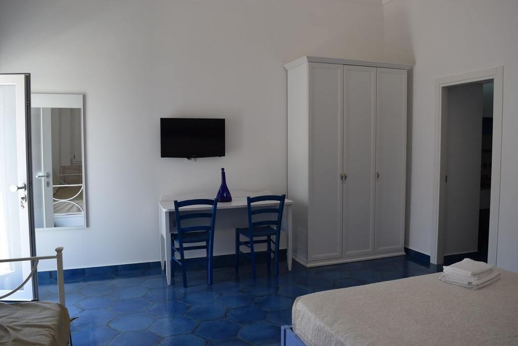 La Casa Di Cirro Apartment Procida Bagian luar foto